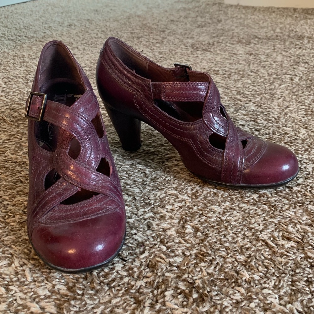 Indigo by Clark’s comfortable Mary Jane heels